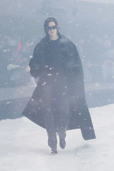 Look 37